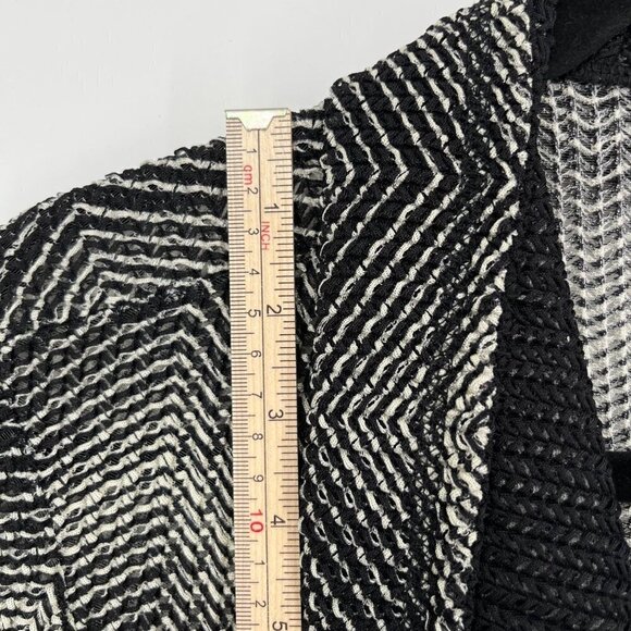 Chicos Travelers Chevron Print Mesh Open Cardigan Size L Black White Lightweight - Picture 6 of 11